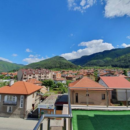 Enis Hotel С Минерален Басейн Saparewa Banja Zewnętrze zdjęcie